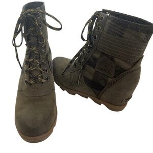 Sorel Women's Lace Up Boots - Brown and Black